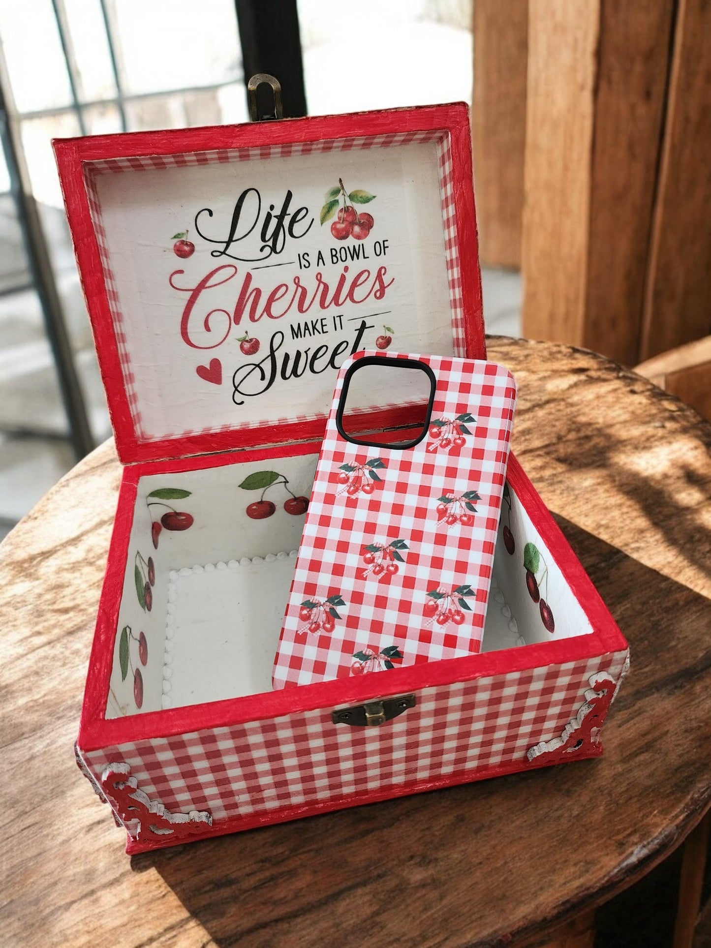 Set wooden box + phone case