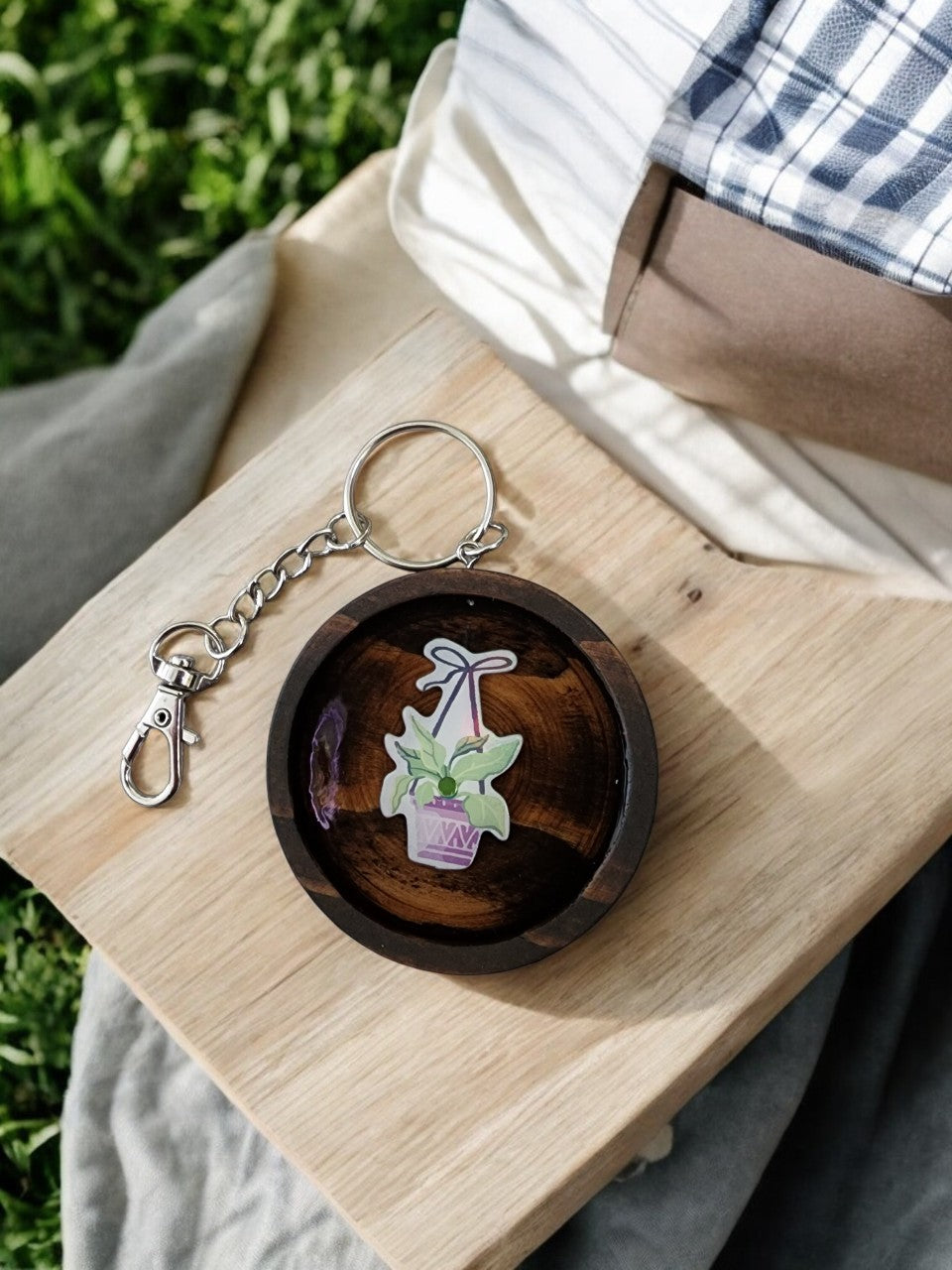 Round wooden keychain