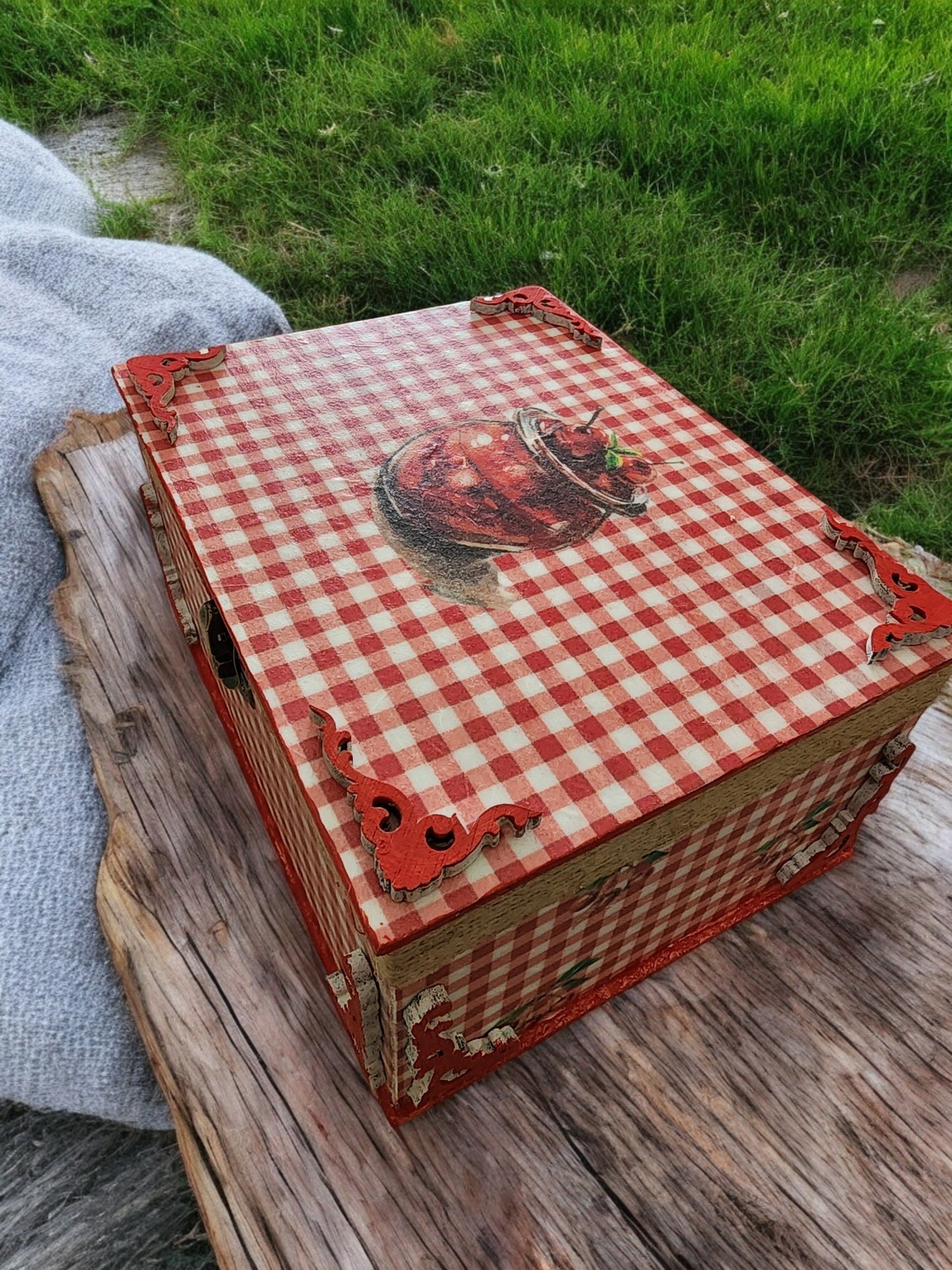 Wooden box